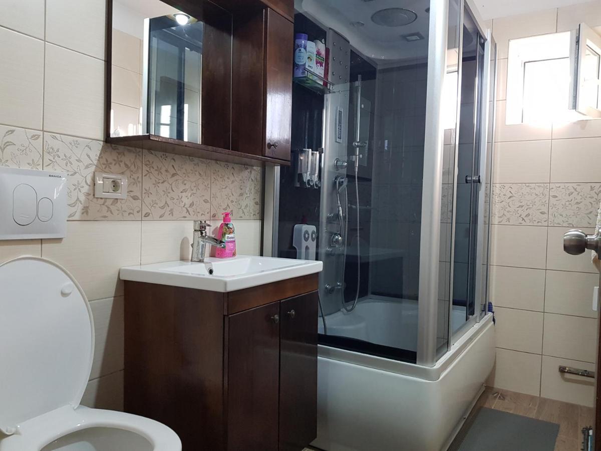 Central Apartament Cristian Arad Bagian luar foto